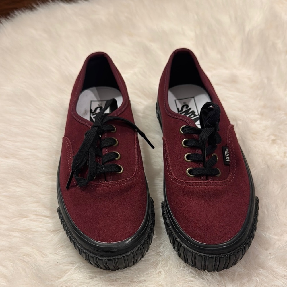Vans Burgundy Sneakers with Black Laces Size M6/W7.5 NWOT.
